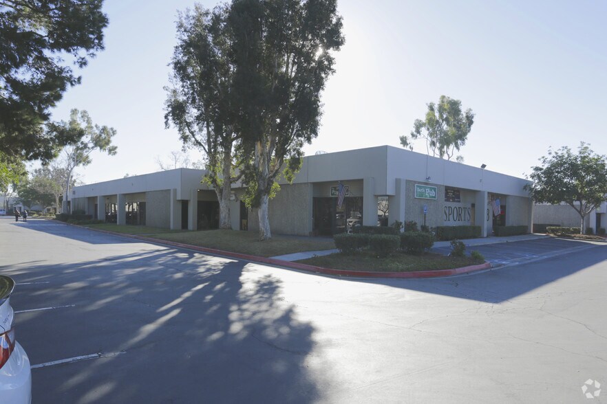 More Photos Of 7052 Orangewood Ave, Garden Grove Light Manufacturing For Lease