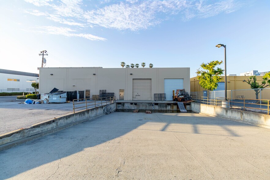 More Photos Of 2485 Charleston Rd, Mountain View Flex For Sale