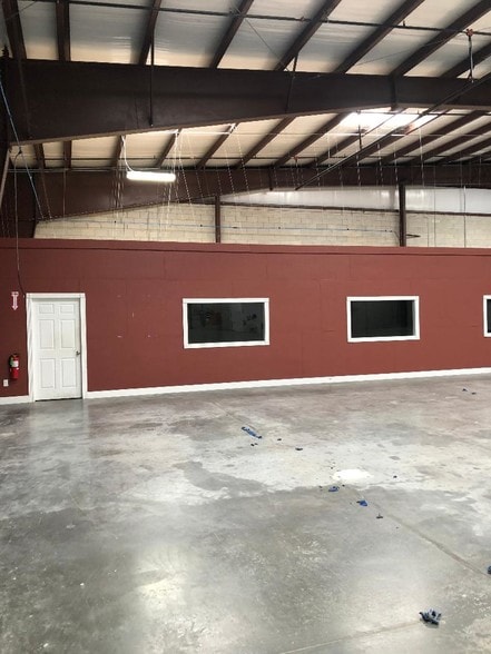 More Photos Of 4551 SE Hampton Ct, Stuart Warehouse For Sale