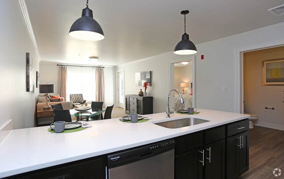 More Photos Of 77A Excelsior Ave, Saratoga Springs Apartments For Lease