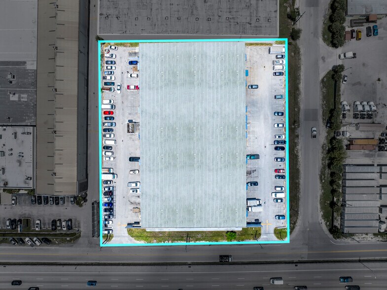 More Photos Of 7000 NW 77th ct, Miami Warehouse For Sale