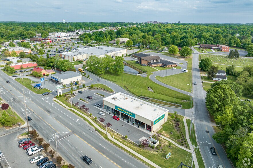 More Photos Of 131 Westchester Dr, High Point Auto Repair For Sale