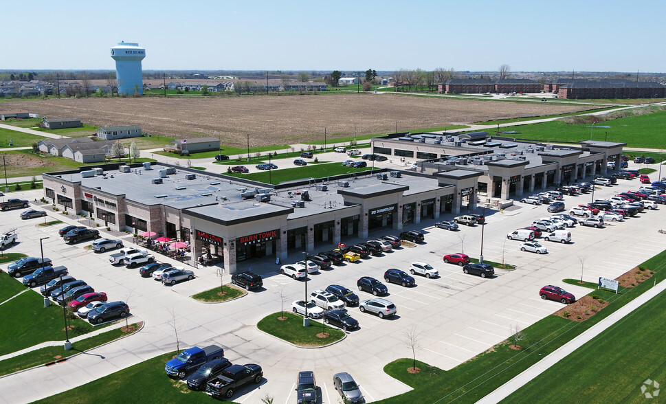 Primary Photo Of 9500 University Ave, West Des Moines Storefront For Lease