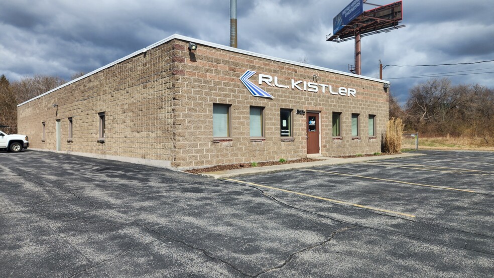 Primary Photo Of 5615 Business Ave, Cicero Flex For Sale