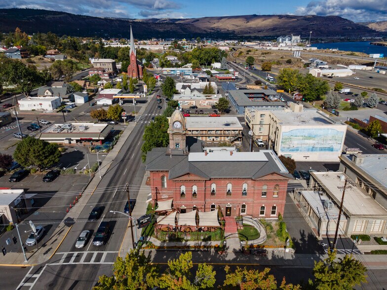 More Photos Of 311 Union St, The Dalles Restaurant For Sale