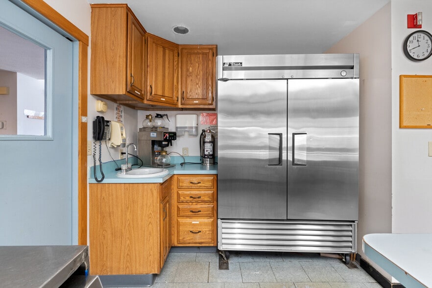 More Photos Of 218 Mill Rd, Woodstock Congregate Senior Housing For Sale