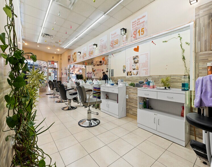 More Photos Of 30-22 Steinway St, Astoria Storefront For Lease