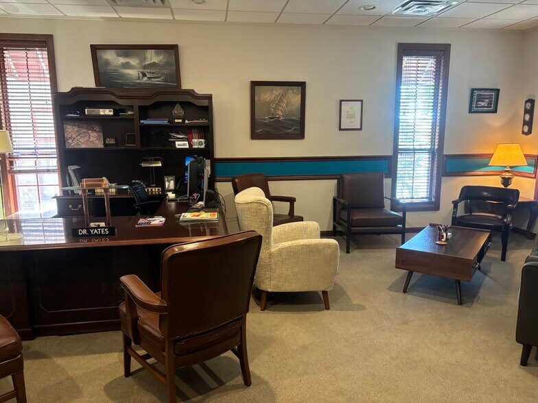More Photos Of 13308 N Macarthur Blvd, Oklahoma City Office For Sale