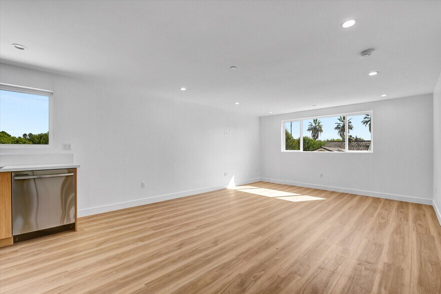 More Photos Of 7322 Newcastle Ave, Reseda Apartments For Sale