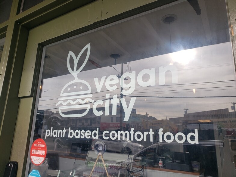 More Photos Of 758-768 Kapahulu Ave, Honolulu Storefront Retail Office For Lease