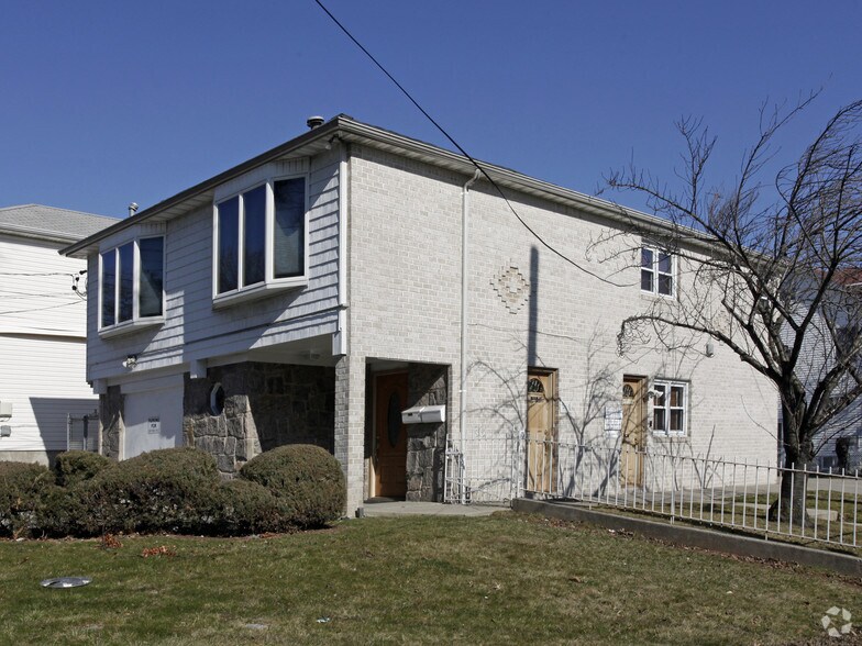 More Photos Of 405 Arden Ave, Staten Island Office For Lease