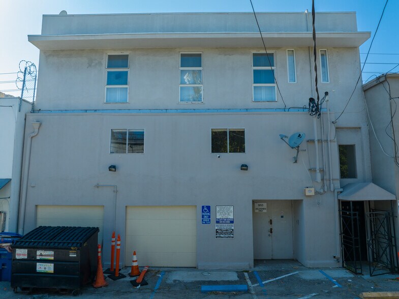 More Photos Of 908-910 N La Cienega Blvd, Los Angeles Storefront Retail Office For Sale