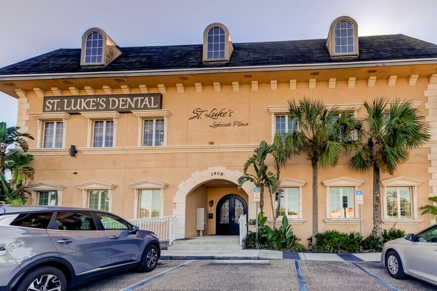 Primary Photo Of 1908 Land O' Lakes Blvd, Lutz Medical For Lease