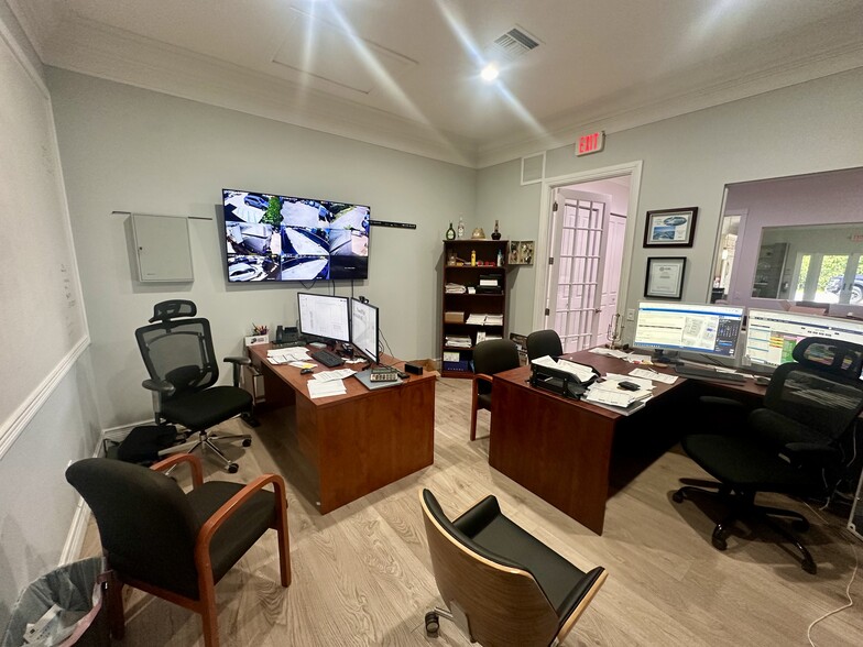 More Photos Of 5731 NE 14th Ave, Fort Lauderdale Warehouse For Lease