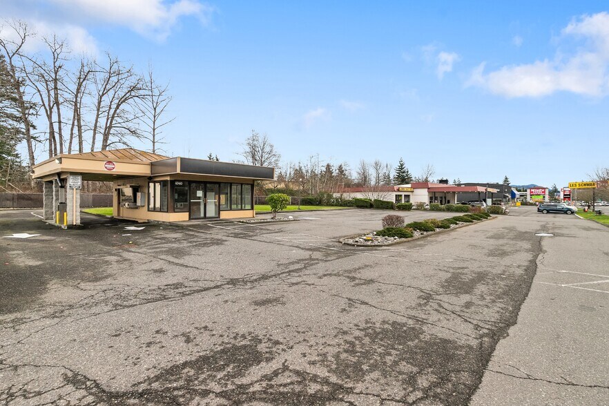 More Photos Of 4040 Meridian St, Bellingham Bank For Sale