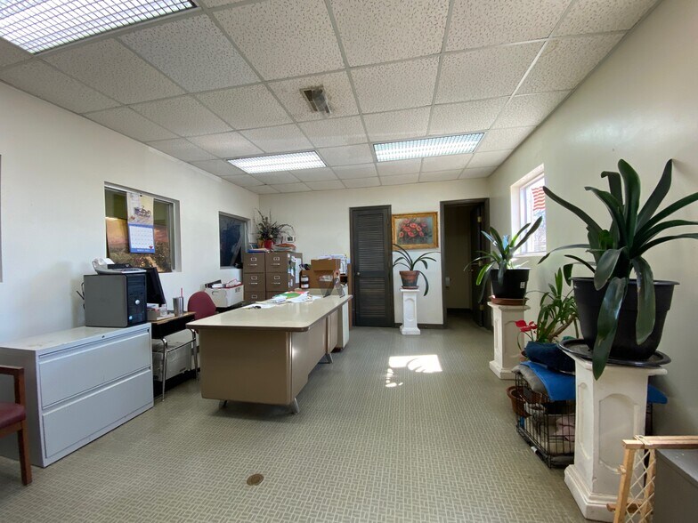More Photos Of 209 E Wade Ave, Mountain Home Distribution For Sale