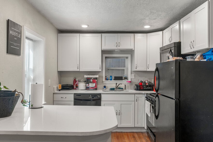 More Photos Of 1558 Dallas St, Aurora Apartments For Sale