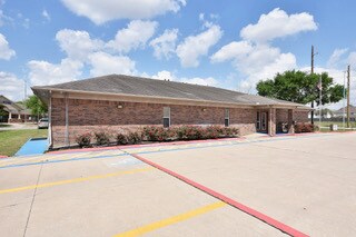More Photos Of 11110 S Highway 6, Sugar Land Freestanding For Sale