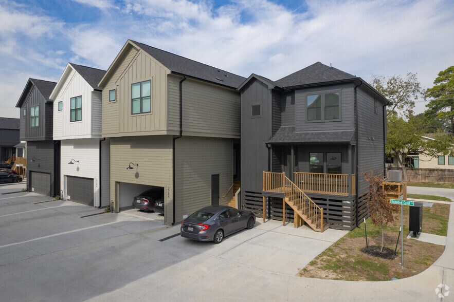 More Photos Of 2527 Judiway St, Houston Apartments For Sale