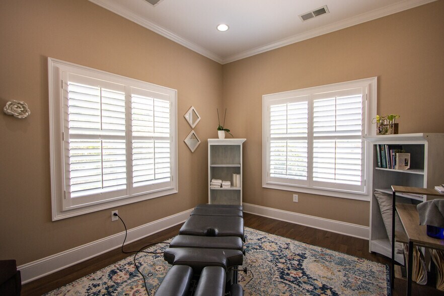 More Photos Of 137 Amicks Ferry Rd, Chapin Medical For Lease