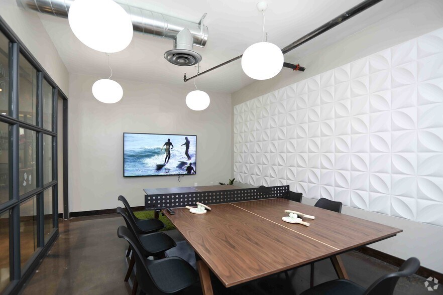 More Photos Of 880 Harrison St SE, Leesburg Coworking Space