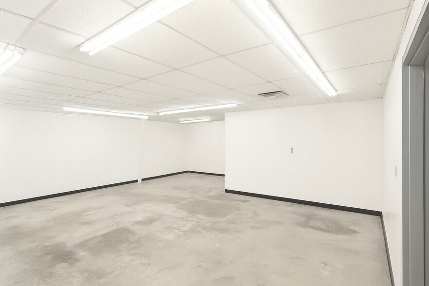 More Photos Of 1116 S 129th East Ave, Tulsa Warehouse For Sale