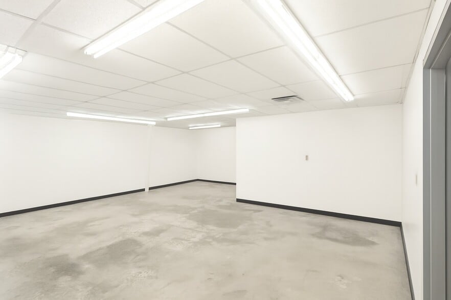 More Photos Of 1116 S 129th East Ave, Tulsa Warehouse For Sale