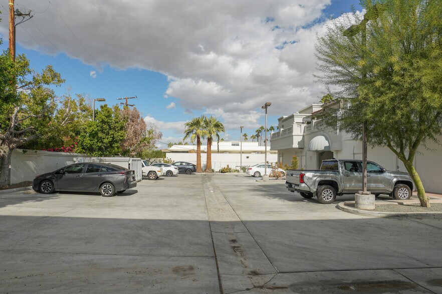 More Photos Of 353 S Palm Canyon Dr, Palm Springs Medical For Sale