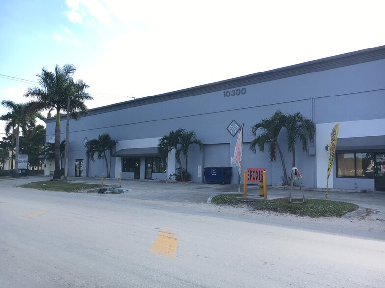 More Photos Of 10302 NW South River Dr, Medley Unknown For Lease