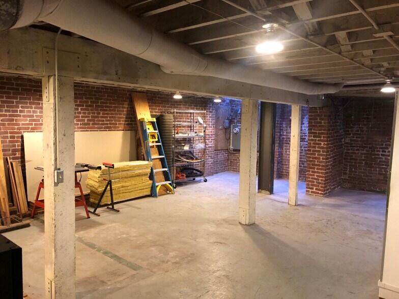 More Photos Of 1475 Bush St, San Francisco Storefront Retail Office For Sale