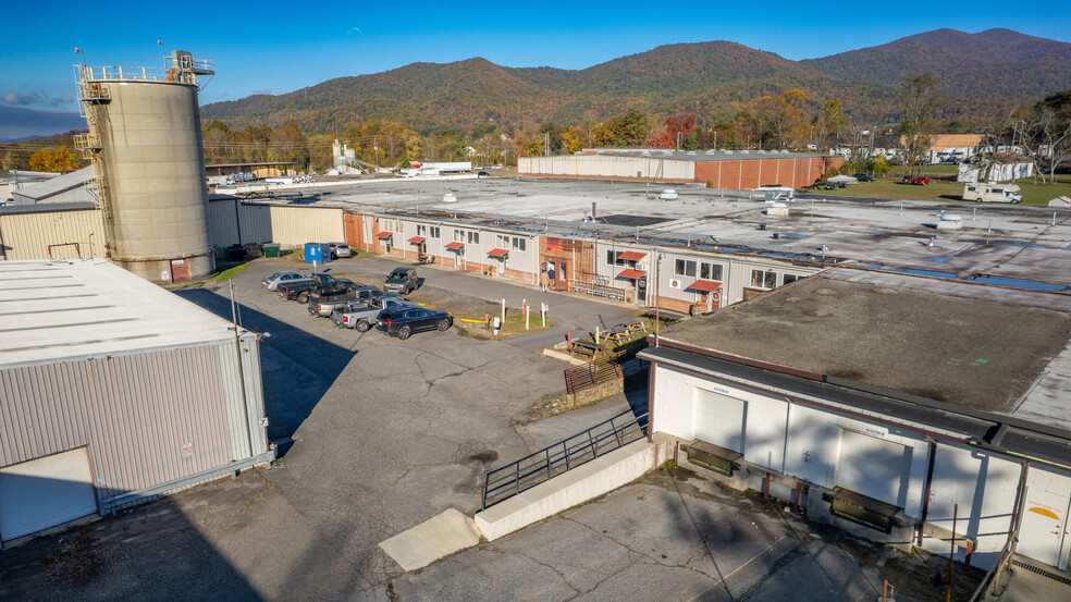 Primary Photo Of 104 Eastside Dr, Black Mountain Manufacturing For Lease