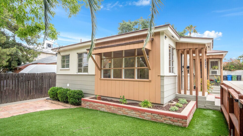 More Photos Of 10346 Oro Vista Ave, Sunland Multifamily For Sale