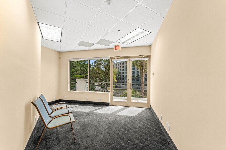More Photos Of 7820-7860 Glades Rd, Boca Raton Office For Lease