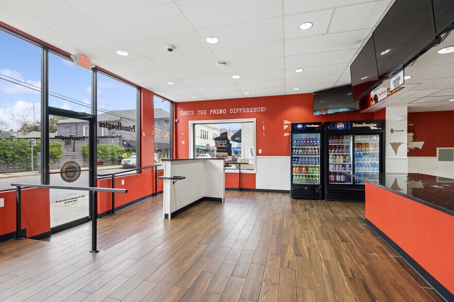 More Photos Of 8228 Oak St, New Orleans Office For Sale