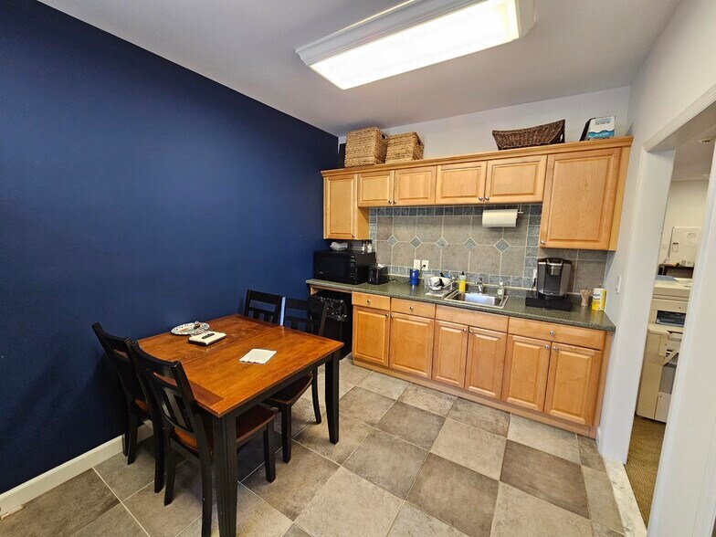 More Photos Of 4 Walter Foran Blvd, Flemington Office For Sale