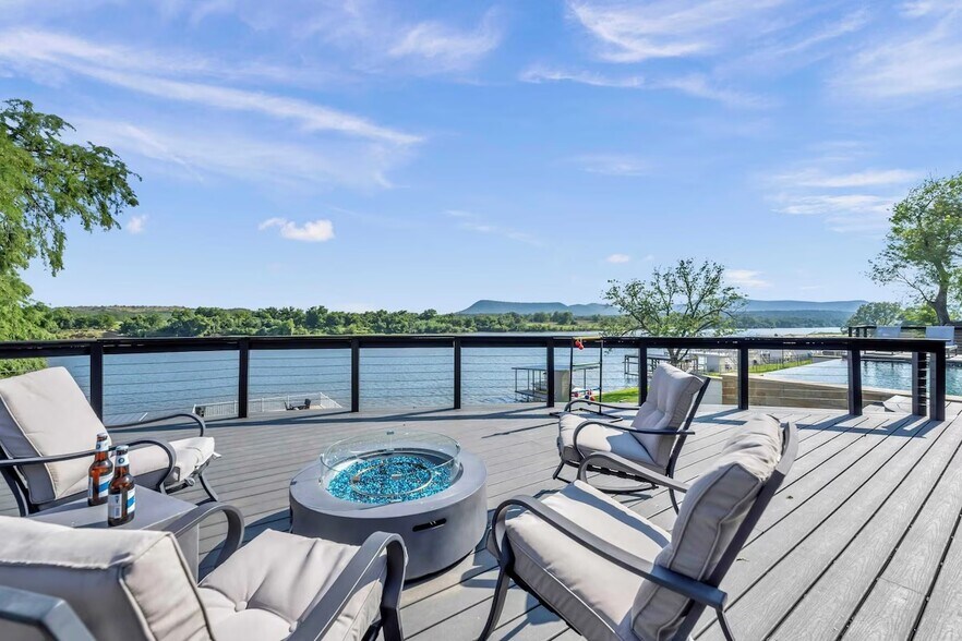 More Photos Of 3120 River Oaks Dr, Kingsland Specialty For Sale