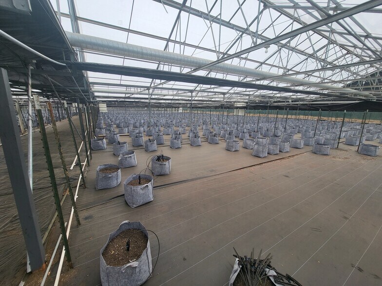 More Photos Of 20200 Spence Rd, Salinas Specialty For Lease