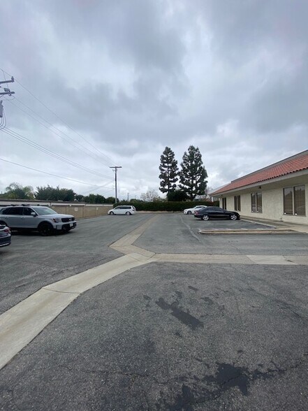 More Photos Of 17561 17th St, Tustin Office For Lease