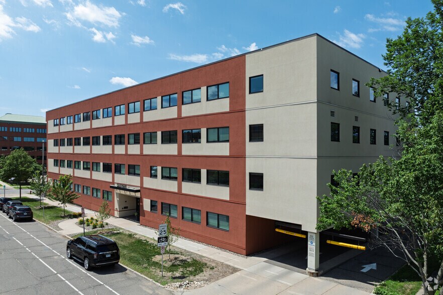 More Photos Of 555 Park St, Saint Paul Medical For Lease