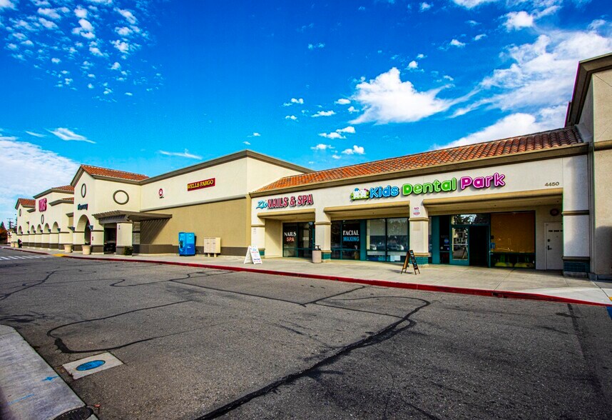 More Photos Of 4400-4560 Coffee Rd, Bakersfield Unknown For Sale