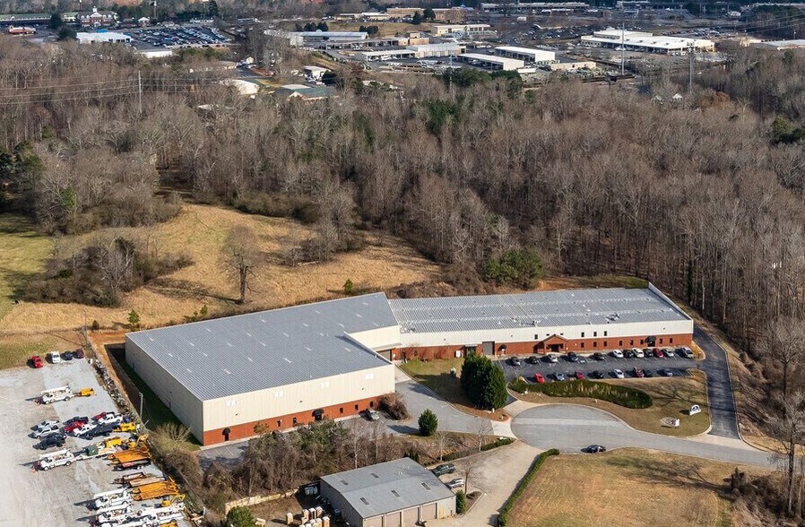 More Photos Of 265 Castleberry Industrial Dr, Cumming Warehouse For Lease