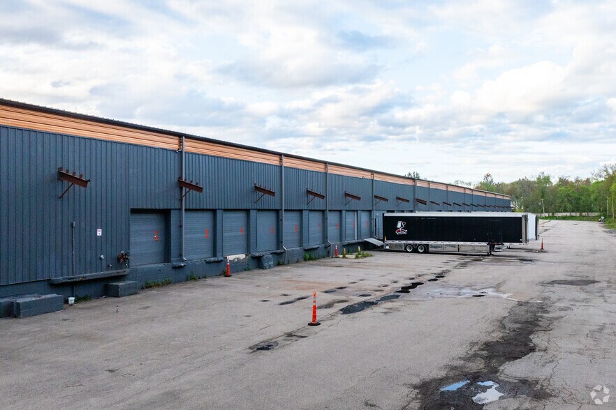 More Photos Of 208 North St, Foxborough Warehouse For Lease