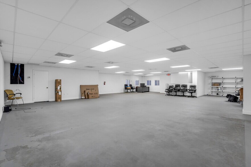 More Photos Of 7460-7580 NW 82nd St, Medley Warehouse For Lease