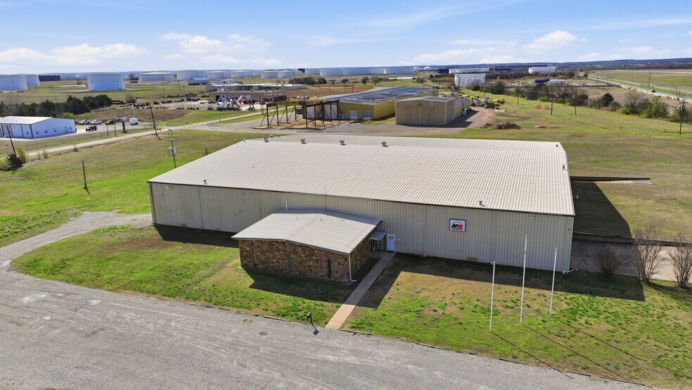 More Photos Of 500 E 19th St, Cushing Industrial For Lease