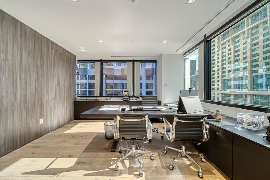 More Photos Of 1200 Brickell Ave, Miami Office For Lease