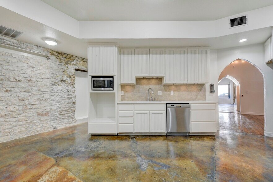 More Photos Of 503 Neches St, Austin Loft Creative Space For Lease