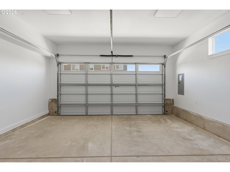 More Photos Of 4011 SW Royal Ave, Gresham Specialty For Sale