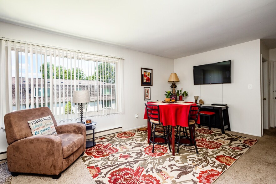 More Photos Of 2920-2932 Schroeder Blvd, Keego Harbor Apartments For Sale