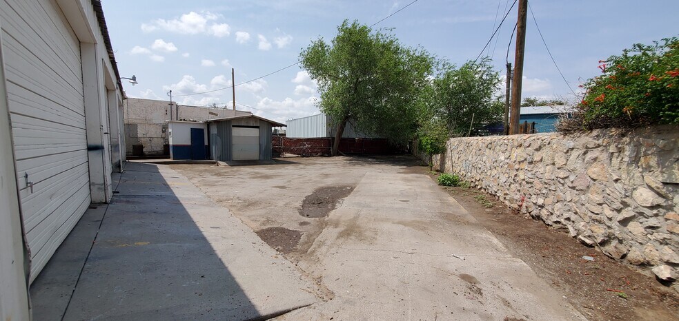 More Photos Of 8322 Alameda Ave, El Paso Auto Repair For Lease