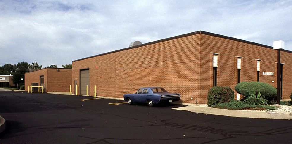 More Photos Of 5601-5631 W Howard St, Niles Unknown For Lease